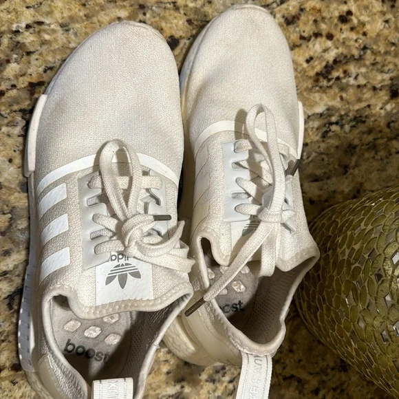 Adidas Women’s Size 9 - Picture 2 of 5